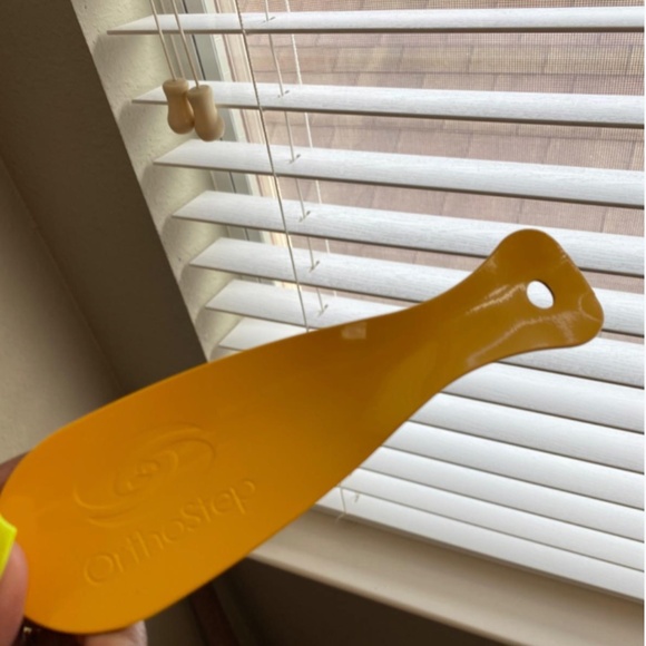 Yellow RED MOOSE Shoe Horn travel size - 7.5 Inch, Solid Steel - Durable Metal - Picture 1 of 3